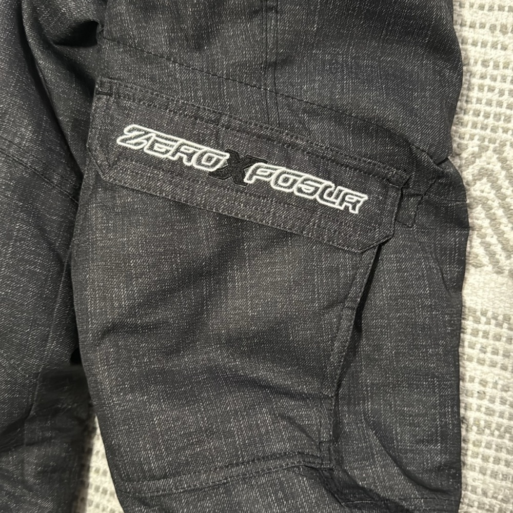 Boys 14/16 Snow Pants - Picture 2 of 4